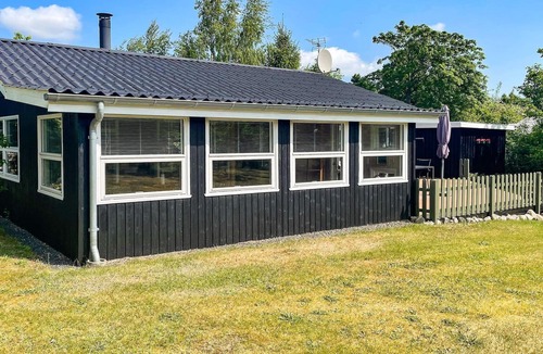 Hou House | 4 person holiday home in Hals