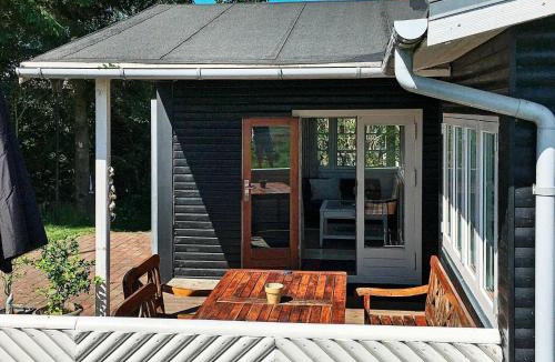 Lakolk House | 4 person holiday home in R m