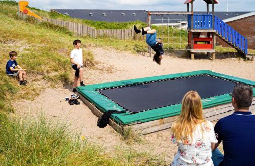 Sondervig Apartment | 4 person holiday home on a holiday park