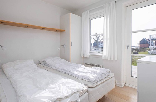 Borre Apartment | 4 person holiday home on a holiday park in Borre