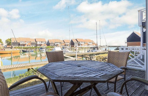 Borre Apartment | 4 person holiday home on a holiday park in Borre