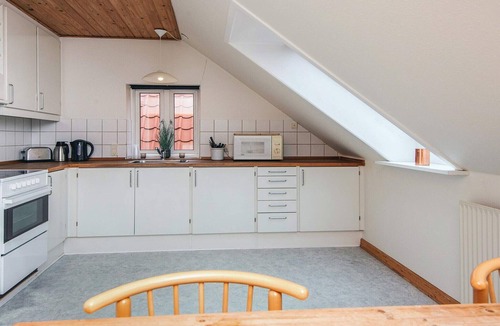 Give House | 4 person holiday park home in Give
