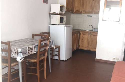 Le Barcares Apartment | 4-PERSON STUDIO ON THE SEAFRONT CLOSE TO SHOPS BETWEEN SEA AND MOUNTAINS