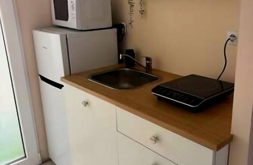 Lunel Apartment | 4-person studio with private pool and jacuzzi