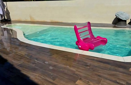 Lunel Apartment | 4-person studio with private pool and jacuzzi