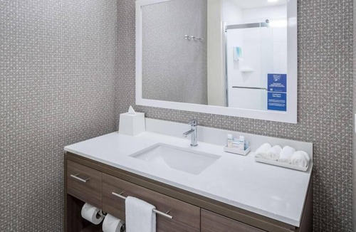 Port Canaveral Hotel | 4 Pet-friendly Accommodations! Onsite Pool, Kitchenette, Free Breakfast!