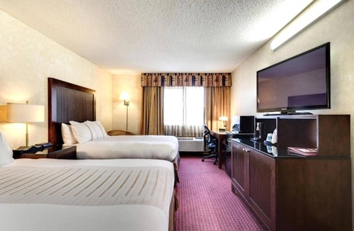 Devils Lake Hotel | 4 Pet-Friendly Accommodations near Lake Region Heritage Center | Free Parking