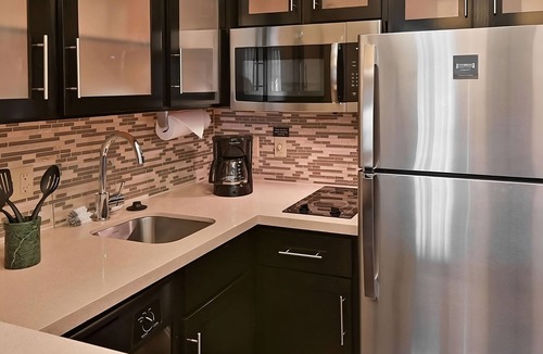 Plantation Apartment | 4 Pet-friendly Stay Near Plantation Preserve Golf Course! w/Free Breakfast