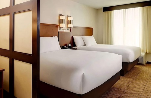 St. Johns Hotel | 4 Pet-Friendly Units Close to LBJ Museum, Outdoor Pool, FREE Parking!