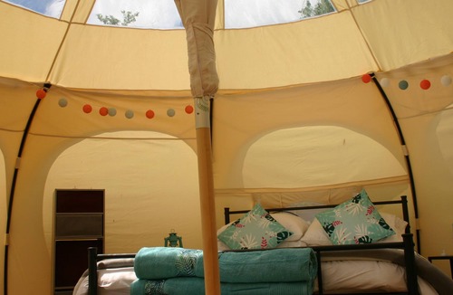 Saint-Jory-de-Chalais Cabin | 4 Pier located in Derthognei