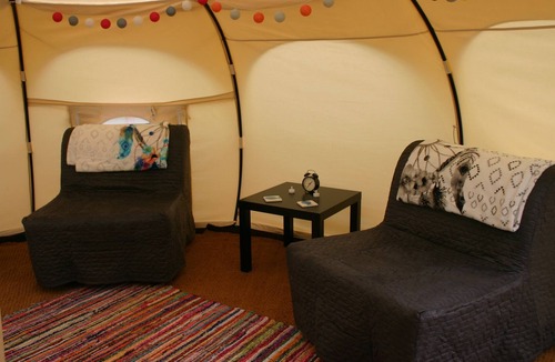 Saint-Jory-de-Chalais Cabin | 4 Pier located in Derthognei