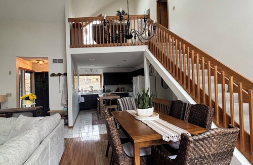 The Galena Territory Cottage | 4 private Ensuite Bedrooms -Dog friendly-Eagle Ridge Escape