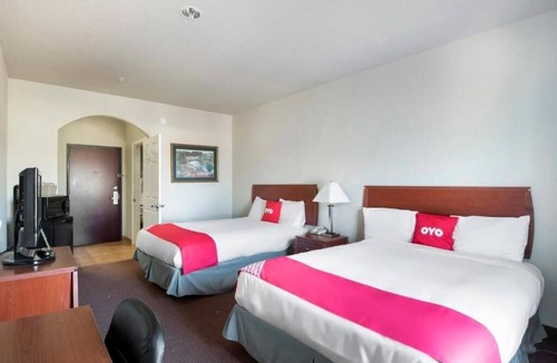 Clute Hotel | 4 Private Rooms Designed for Guests Seeking Comfort & Safety