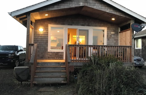 Ocean Shores Cabin | 4 Private Studio Beach Front Cabins on a Privately Owned Beach. Relax & Enjoy