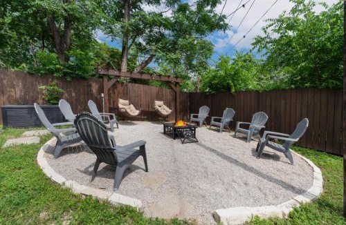 Fort Worth House | 4 Queen Beds High Speed Wifi Private Parking