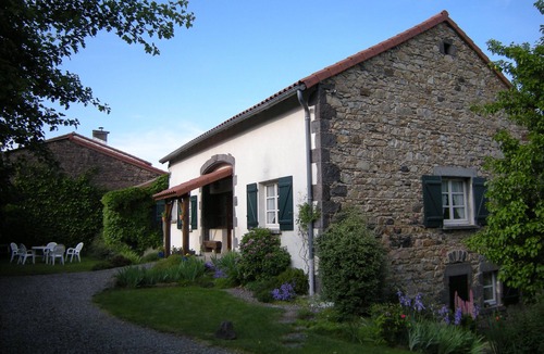 Orcines Cottage | 4* Quiet comfort at the foot of the Puy-de-Dôme World Heritage Parc Volcans Auvergne
