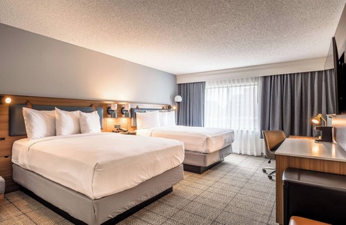 Richardson Hotel | 4 Relaxing Units Near Galatyn Woodland Preserve, with FREE Parking, Pool!