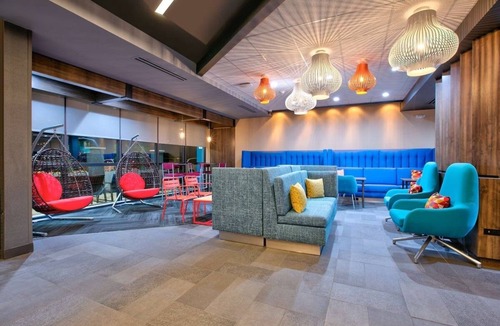 Far North Central Hotel | 4 Relaxing Units Perfect for Quick Access to Local Landmarks