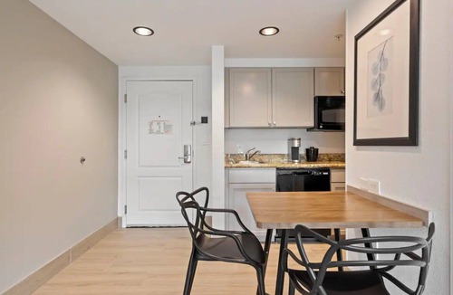 FM 1960 Hotel | 4 Restful Rooms Ideal for Weekend Group Adventures + Outdoor Pool Access