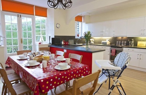 Salcombe Cottage | 4 RINGRONE, family friendly, with a garden in Salcombe