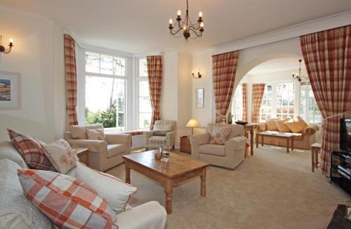 Salcombe House | 4 Ringrone