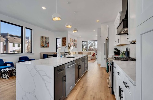 Hurwood Heights House | 4 Rooftop Decks 4 Hot Tubs Game Rooms Sauna