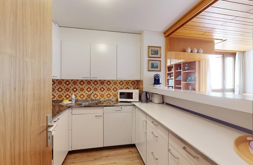 St. Moritz Apartment | 4-room apartment 120 m2 on the 2nd floor, south-west facing position, bright.