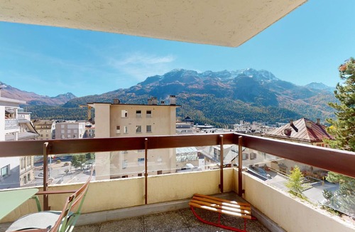 St. Moritz Apartment | 4-room apartment 120 m2 on the 2nd floor, south-west facing position, bright.
