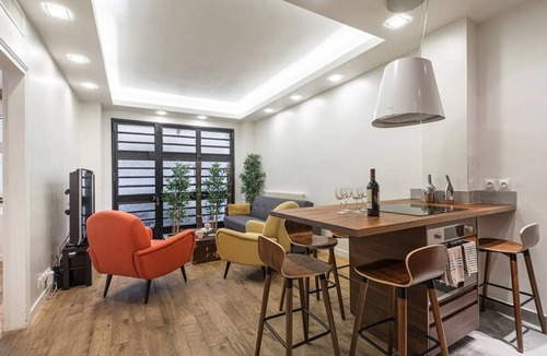 Quartier des Grandes-Carrieres Apartment | 4-room apartment with 3 bedrooms in Montmartre A/C near the metro
