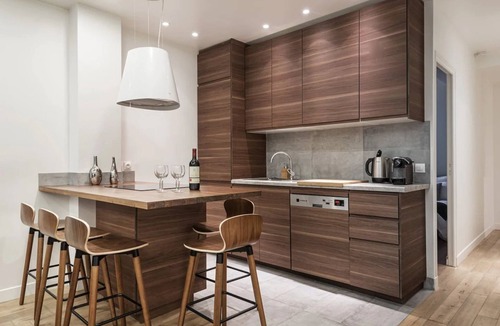 Quartier des Grandes-Carrieres Apartment | 4-room apartment with 3 bedrooms in Montmartre A/C near the metro