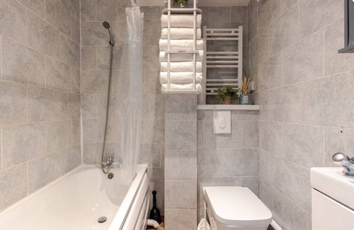 Euston Apartment | 4 rooms Flat In Central London-Euston