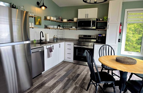 Greater Napanee House | 4 Season Boathouse on Hay Bay