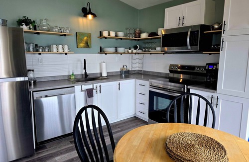 Greater Napanee House | 4 Season Boathouse on Hay Bay