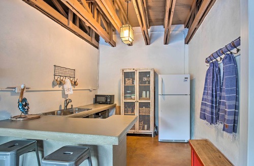 Seguin House | 4-Season Boathouse, Hot Tub! Guadalupe River Oasis