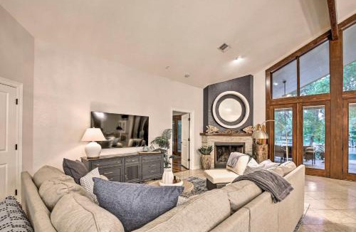 Seguin House | 4-Season Boathouse, Hot Tub! Guadalupe River Oasis