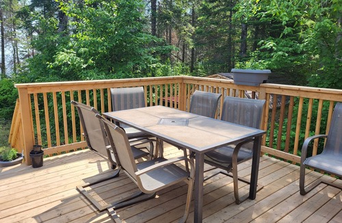 Little Bullhead Cottage | 4 Season Lakefront Cottage with Hot Tub