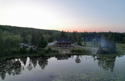 Unorganized North East Parry Sound Cottage | 4 Season Nature Retreat - Winter Playtime