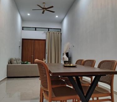 Kuantan House | 4 Seasons Homestay