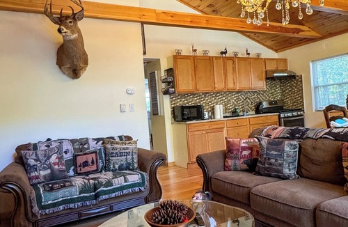 Thornhurst House | 4 Seasons Lake Community - NEW MINI SPLIT AC SYSTEM