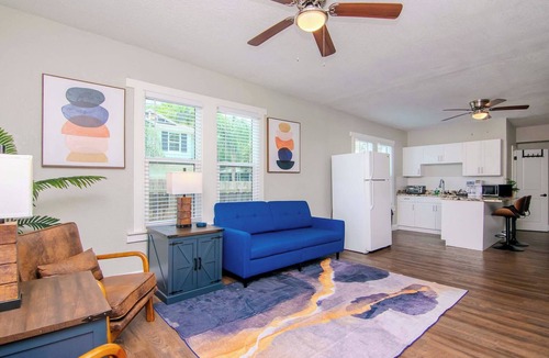 Tampa Heights Bed & Breakfast | 4 Seasons of Fall in Tampa Heights - Unit 2