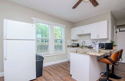 Tampa Heights Bed & Breakfast | 4 Seasons of Fall in Tampa Heights - Unit 2