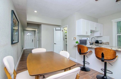 Riverside Heights Bed & Breakfast | 4 Seasons of Summer in Tampa Heights - Unit 1