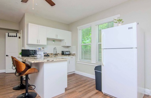 Riverside Heights Bed & Breakfast | 4 Seasons of Summer in Tampa Heights - Unit 1