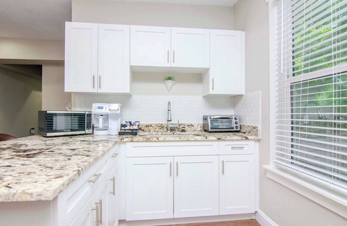 Riverside Heights Bed & Breakfast | 4 Seasons of Summer in Tampa Heights - Unit 1