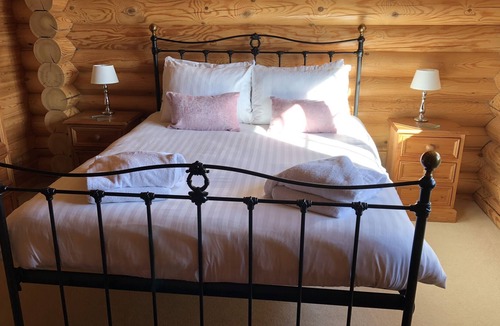 Castle Bytham Cottage | 4* SNOWDROP - sleeps 4 guests