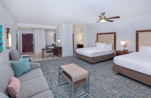 Sandy Springs Hotel | 4 Spacious Queen Studios w/Free Breakfast, Shuttle & Steps from Perimeter Mall!