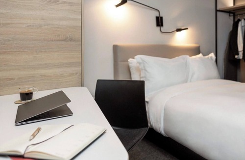 Brossard Hotel | 4 Spacious Rooms Surrounded by Entertainment & Dining – Near Downtown Montreal