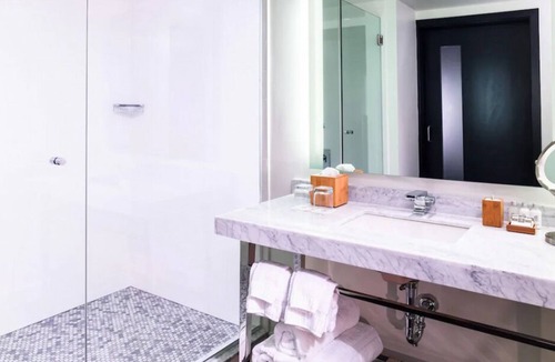 West Plaza House | 4 Spacious Units! Onsite Pool, Pets Allowed, Close to Fountain of Neptune!