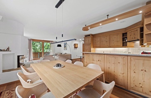 Celerina-Schlarigna Apartment | 4-Star Abitaziun Stambuoch 3 in Celerina - “Loga Elegance”