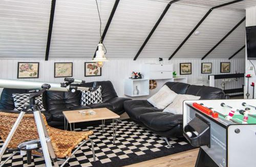 Skødshoved Strand House | 4 star holiday home in Knebel